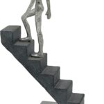 Escalade vers le Succès: Figurine Motivationnelle en Marbre de 29 cm!